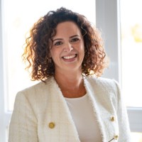 Andrea Simon