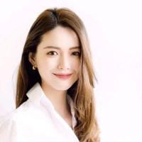 Amber W