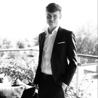 Mathias Larsen