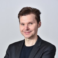 Stian J.