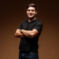Andres De La Garza