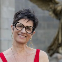 Karen Natsios