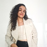 Ana Laura Ribeiro