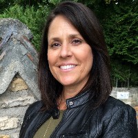 Lisa Mares-Reese