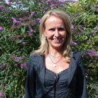 Karin Van Der Arend (Zij/Haar)