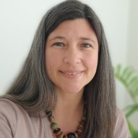 Fernanda I.