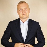 dr Tomasz Pasierbowicz