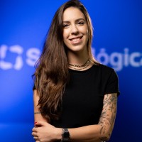 Larissa P. Peroggini