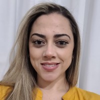 Naquéli Oliveira