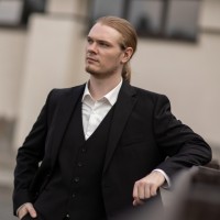 Антон Смирнов