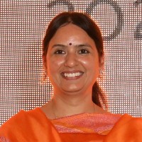 Dr Namita Oza