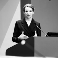 Linda Stevens Brentjens