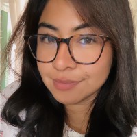 Yomara Flores
