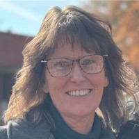 Lori R.