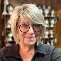Lori R.