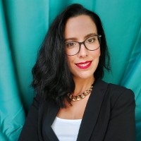 Cátia C.