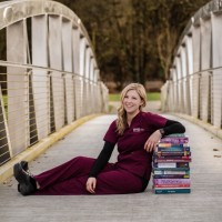 Lindsay Lawton, Rn