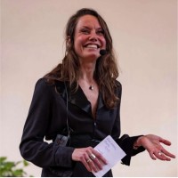 Nikki van der Velden