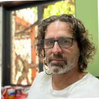 Márcio V Hoffmann