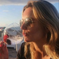 Stephanie de Buck