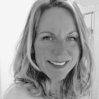 Esther Van den Brug