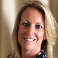 Stephanie Kumps