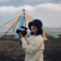 黄馨月