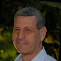 Avi Manela