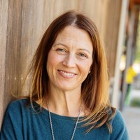 Lara Bridges Housser