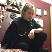Megan 真珠 Hattersley