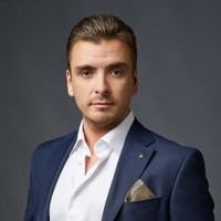 Alex Leonov