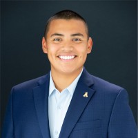 Gil R.