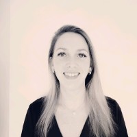 Simone Van Holt - Van Diepen