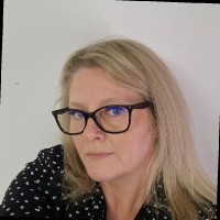 Louise Nelson
