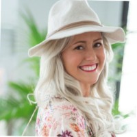 Katie Sol, Mba