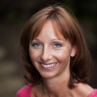 Dr Kerry Leslie