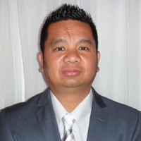 Simon T.