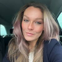 Nomi V.
