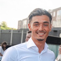 Damian Van Tuyl
