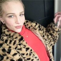 Alexa Mills