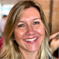 Débora Piologo
