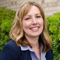 Liz Hanley, Pe