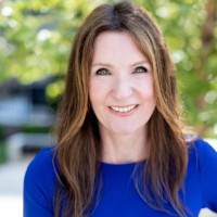 Kelly Reinhart