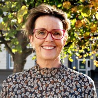 Claire Barlow