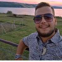 Θάνος Καλλίντερης