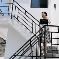Jue Hu, Alicia