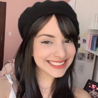 Nívia Carolina Silveira Brito
