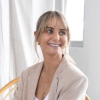 Rhiannon Hall