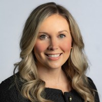 Emily Renzi, Mba