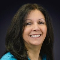 Gloria James